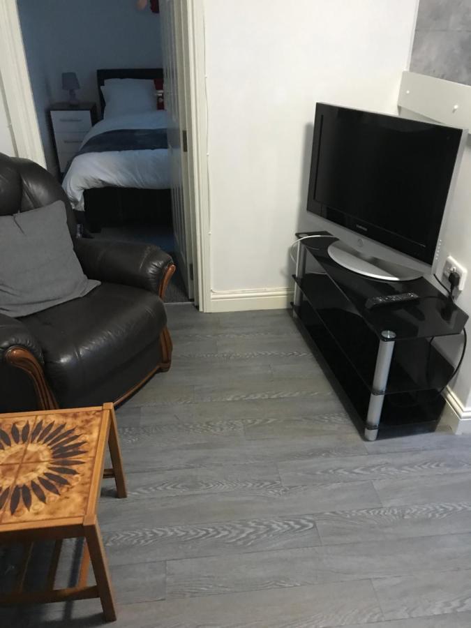 2 Bedroom Apartment Plymouth Eksteriør billede